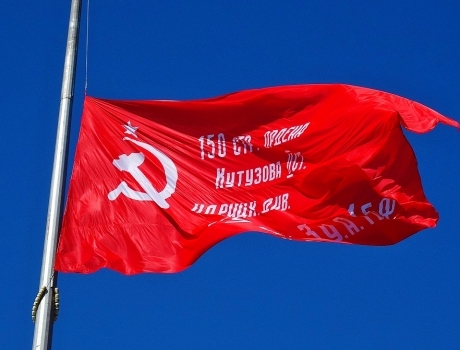 Чиновник, запретивший Знамя Победы во время шествия «Бессмертного цеха» в Перми, привлечен к ответственности